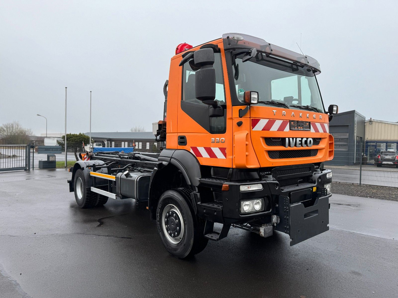 Iveco Trakker 330 4x4 Multilift XR 10 S Winterdienst Iveco Trakker 330 4x4 Multilift XR 10 S Winterdienst - Camión multibasculante: foto 4 Iveco Trakker 330 4x4 Multilift XR 10 S Winterdienst Iveco Trakker 330 4x4 Multilift XR 10 S Winterdienst - Camión multibasculante: foto 4