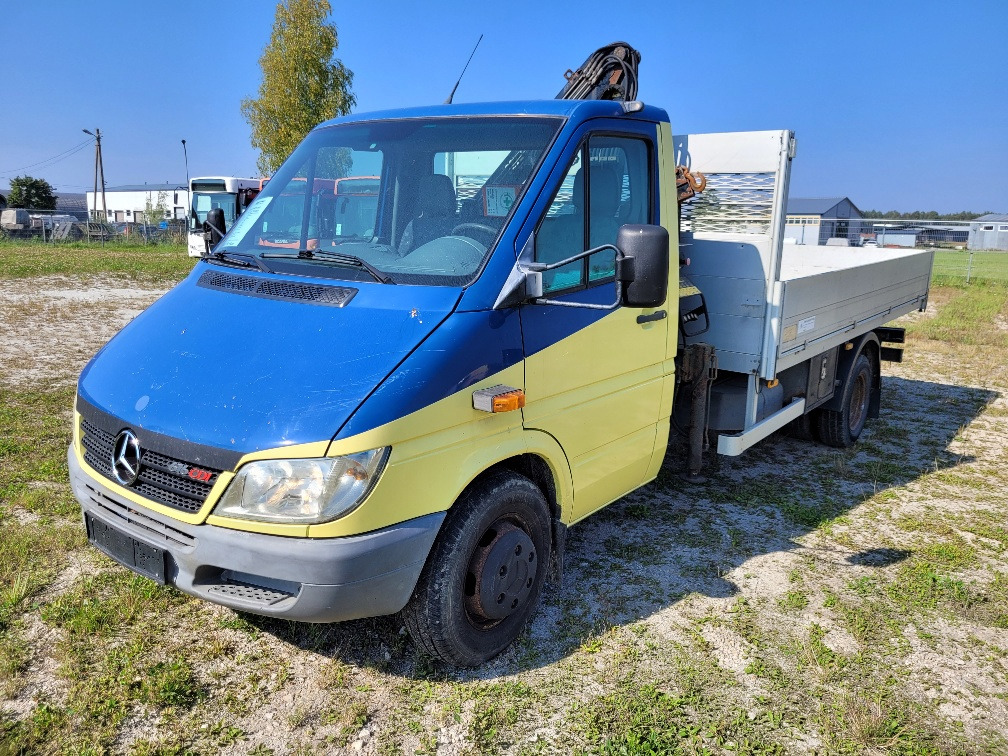 MERCEDES – BENZ SPRINTER 616CDI HIAB 027-2 Crane 10.2004 - Furgoneta caja abierta: foto 2 MERCEDES – BENZ SPRINTER 616CDI HIAB 027-2 Crane 10.2004 - Furgoneta caja abierta: foto 2