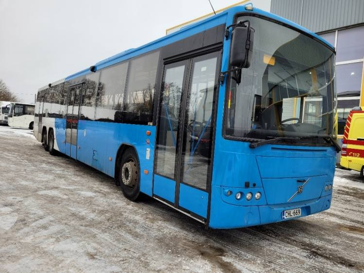VOLVO B12BLE 8700 KLIMA, 8.2010, EURO 5, RAMP, 58 seats, 14,7m - Autobús suburbano: foto 1 VOLVO B12BLE 8700 KLIMA, 8.2010, EURO 5, RAMP, 58 seats, 14,7m - Autobús suburbano: foto 1