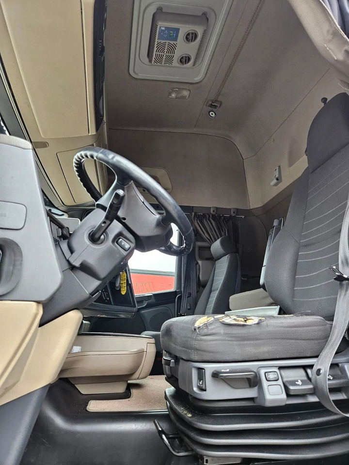 Scania R490 TopLine, Full Spoiler, New G2V2 Tachograph - Cabeza tractora: foto 5 Scania R490 TopLine, Full Spoiler, New G2V2 Tachograph - Cabeza tractora: foto 5