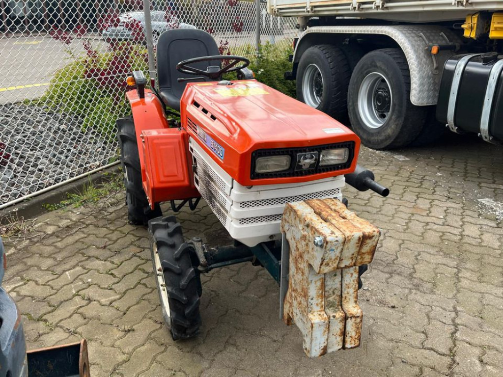 KUBOTA Trecker 1400 Diverse mit Zapfwelle am Heck und Heuwender - Mini tractor: foto 4 KUBOTA Trecker 1400 Diverse mit Zapfwelle am Heck und Heuwender - Mini tractor: foto 4