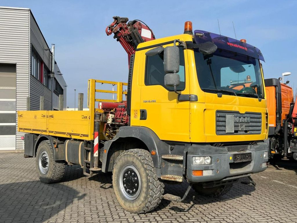 MAN TG-M 18.280 4x4 Pritsche Kran Singelreifen Funkf - Camión grúa, Camión caja abierta: foto 2 MAN TG-M 18.280 4x4 Pritsche Kran Singelreifen Funkf - Camión grúa, Camión caja abierta: foto 2