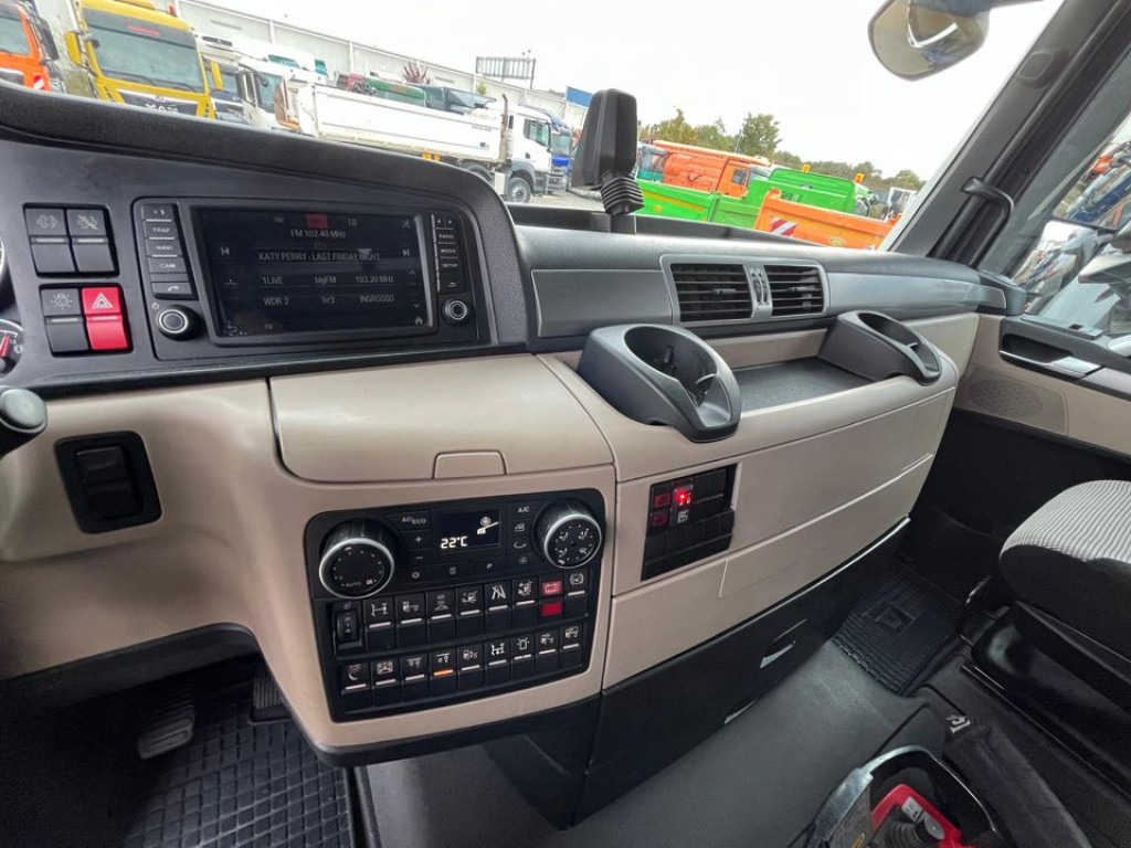 MAN TG-X 26.460 6x2-2 BL Pritsche Kran PK 24.001 Funk Lenk - Camión caja abierta, Camión grúa: foto 3 MAN TG-X 26.460 6x2-2 BL Pritsche Kran PK 24.001 Funk Lenk - Camión caja abierta, Camión grúa: foto 3