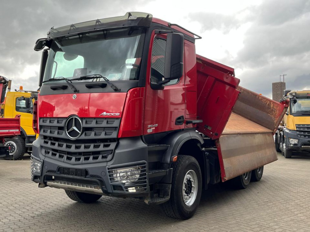 MERCEDES-BENZ Arocs 2648 6x4 3-Achs Kipper Bordmatik - Camión volquete: foto 1 MERCEDES-BENZ Arocs 2648 6x4 3-Achs Kipper Bordmatik - Camión volquete: foto 1