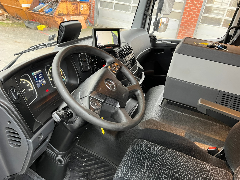 MERCEDES-BENZ Atego 1230 L Pritsche LBW Lg.Fhs Hochd. 7,2m+LBW - Camión lona: foto 5 MERCEDES-BENZ Atego 1230 L Pritsche LBW Lg.Fhs Hochd. 7,2m+LBW - Camión lona: foto 5