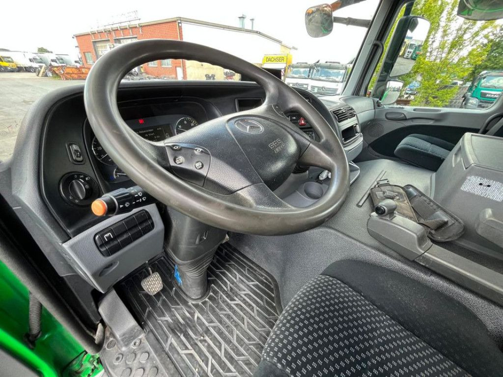 Mercedes-Benz Actros 2641 6x4 Betonpumpe Schwing S 36 X nur 2 - Camión bomba de hormigón: foto 5 Mercedes-Benz Actros 2641 6x4 Betonpumpe Schwing S 36 X nur 2 - Camión bomba de hormigón: foto 5