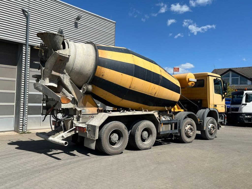 Mercedes-Benz Actros 3241 B 8x4 Betonmischer Liebherr, Deutsc - Camión multibasculante: foto 4 Mercedes-Benz Actros 3241 B 8x4 Betonmischer Liebherr, Deutsc - Camión multibasculante: foto 4