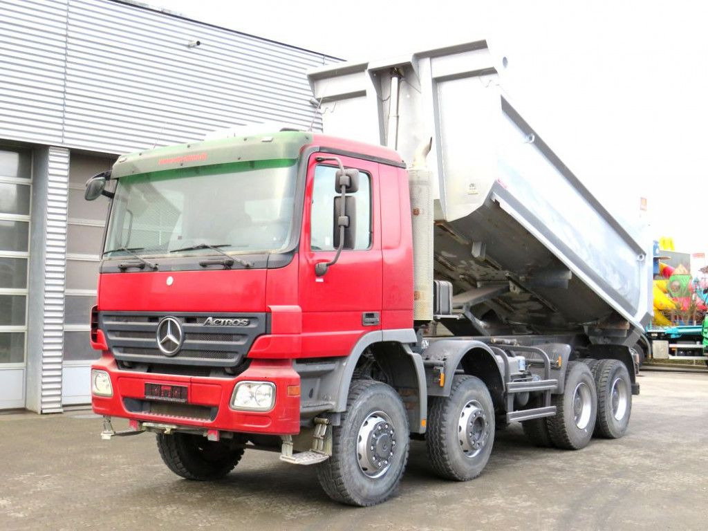 Mercedes-Benz Actros 4141 8x6 4 Achs Muldenkipper Kupplung, 1. - Camión volquete: foto 1 Mercedes-Benz Actros 4141 8x6 4 Achs Muldenkipper Kupplung, 1. - Camión volquete: foto 1