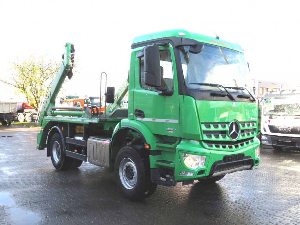 Mercedes-Benz Arocs 1830 K Absetzkipper Meiller Tele - Camión portacontenedor de cadenas: foto 2 Mercedes-Benz Arocs 1830 K Absetzkipper Meiller Tele - Camión portacontenedor de cadenas: foto 2