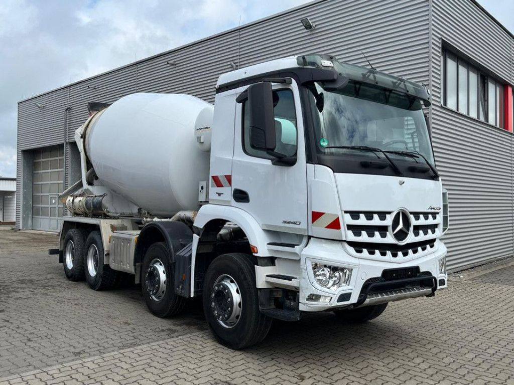 Mercedes-Benz Arocs 3240 B 8x4 Betonmischer Deutsch Top AP Ach - Camión hormigonera: foto 2 Mercedes-Benz Arocs 3240 B 8x4 Betonmischer Deutsch Top AP Ach - Camión hormigonera: foto 2
