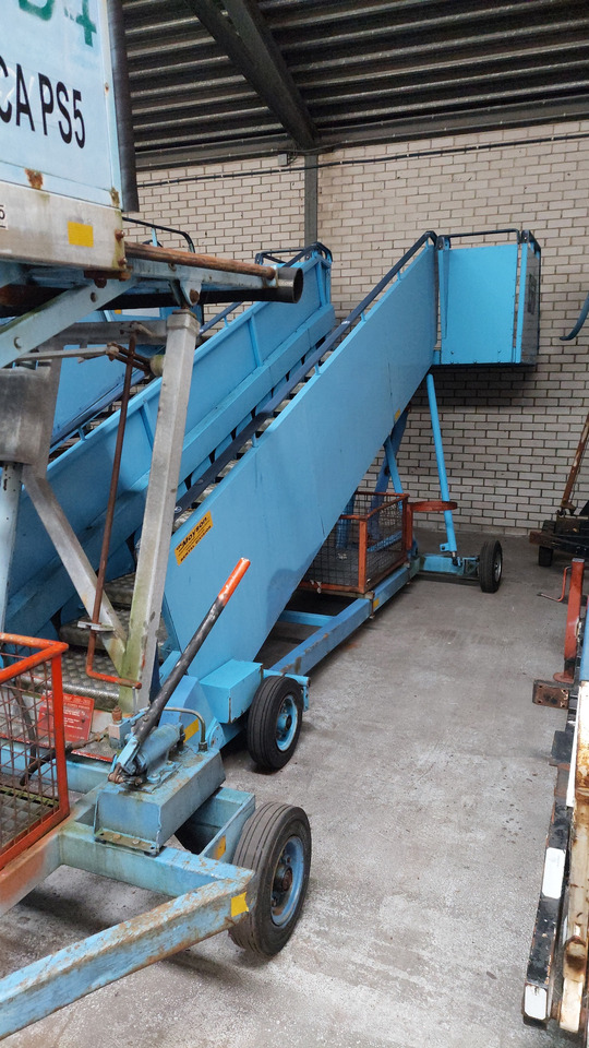 Passenger Stairs SACO 2-2.80 - Escalera de pasajeros: foto 1 Passenger Stairs SACO 2-2.80 - Escalera de pasajeros: foto 1