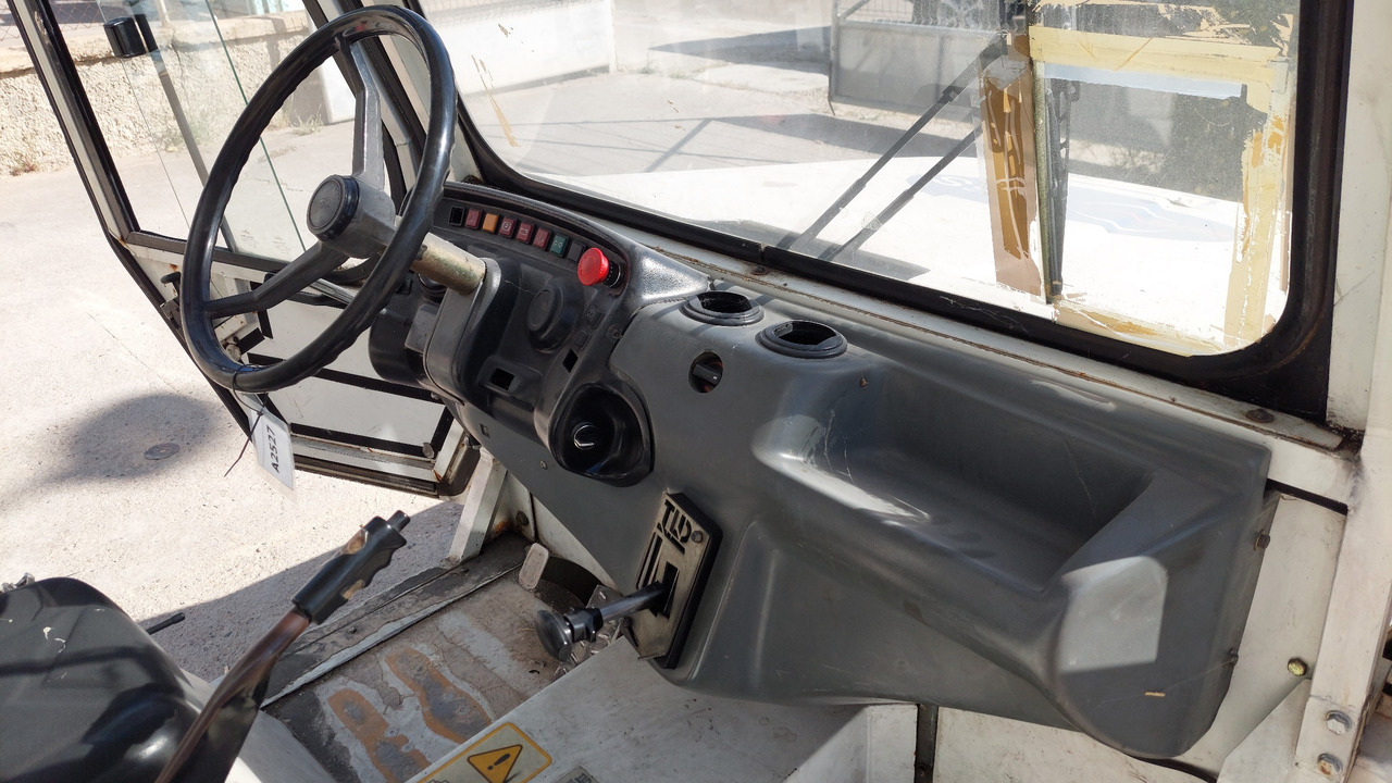 TLD TMX-30 tractor - Tractor de equipaje: foto 5 TLD TMX-30 tractor - Tractor de equipaje: foto 5