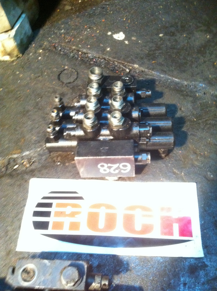 NORD HYDRAULIC 713-01082 RS-213/ 99-24 - 3 SEKCYJNY - Válvula hidráulica para Maquinaria de construcción: foto 1 NORD HYDRAULIC 713-01082 RS-213/ 99-24 - 3 SEKCYJNY - Válvula hidráulica para Maquinaria de construcción: foto 1