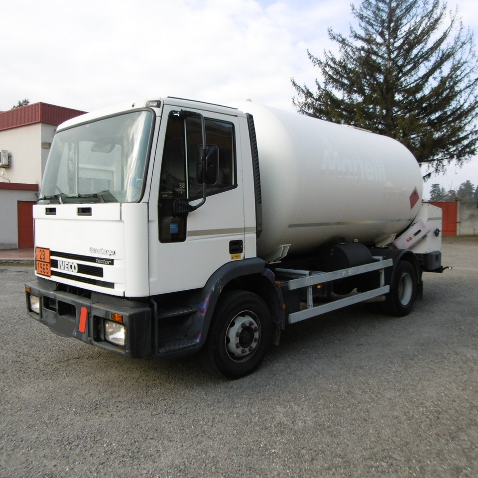 IVECO 130.24 LPG GAS Tank - Camión cisterna: foto 2 IVECO 130.24 LPG GAS Tank - Camión cisterna: foto 2