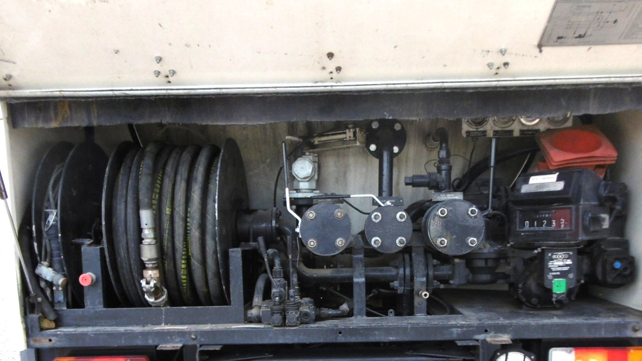 IVECO 130.24 LPG GAS Tank - Camión cisterna: foto 3 IVECO 130.24 LPG GAS Tank - Camión cisterna: foto 3