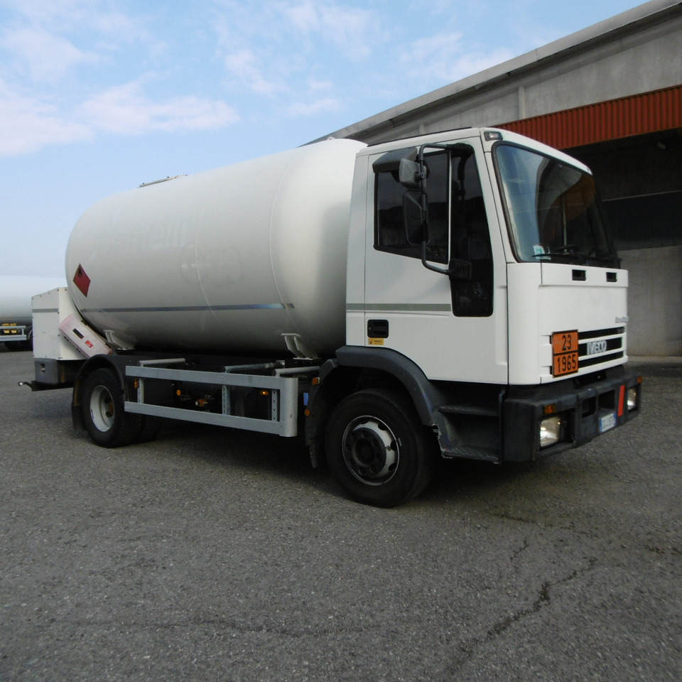 IVECO 130.24 LPG GAS Tank - Camión cisterna: foto 1 IVECO 130.24 LPG GAS Tank - Camión cisterna: foto 1