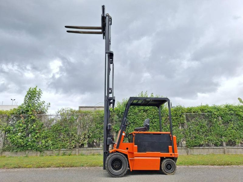 Carretilla elevadora eléctrica Carer R45N5: foto 7 Carretilla elevadora eléctrica Carer R45N5: foto 7