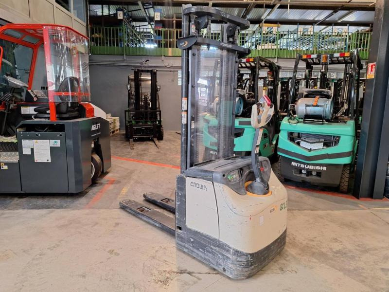 Crown ES4000-1.6 - Apilador: foto 5 Crown ES4000-1.6 - Apilador: foto 5