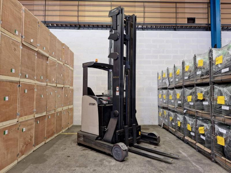 Crown ESR 5260 - Retráctil: foto 2 Crown ESR 5260 - Retráctil: foto 2