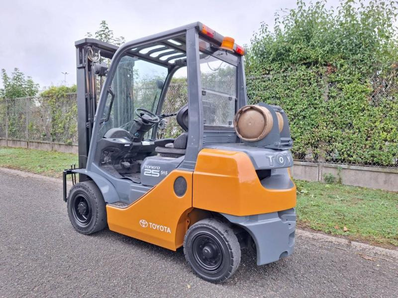 Toyota 028FGF25 - Carretilla elevadora de gas: foto 4 Toyota 028FGF25 - Carretilla elevadora de gas: foto 4