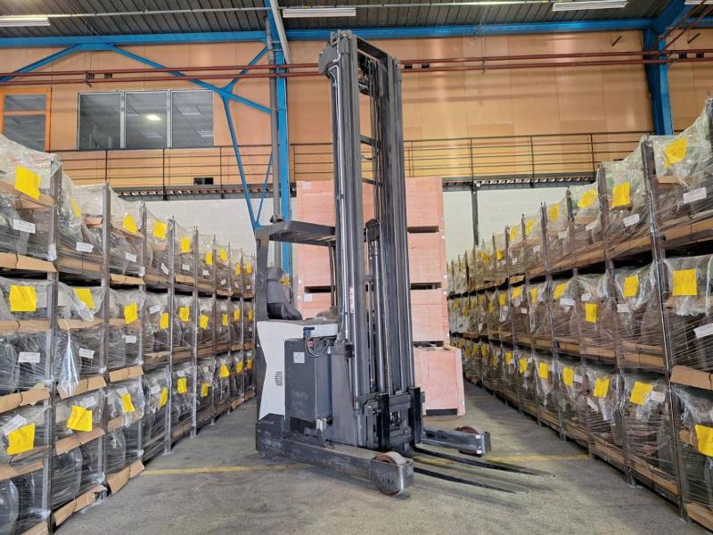 UniCarriers UHD-200-DTFVXF-955 - Retráctil: foto 2 UniCarriers UHD-200-DTFVXF-955 - Retráctil: foto 2