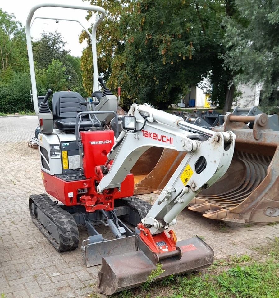 Takeuchi TB 210 R, Bj. 23, 220 BH, SW MS01, TL, GL - Miniexcavadora: foto 2 Takeuchi TB 210 R, Bj. 23, 220 BH, SW MS01, TL, GL - Miniexcavadora: foto 2