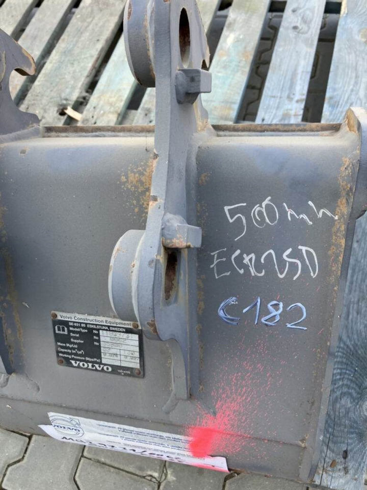 Volvo Tieflöffel mit Zähnen - Festanbau - Retroexcavadora: foto 2 Volvo Tieflöffel mit Zähnen - Festanbau - Retroexcavadora: foto 2