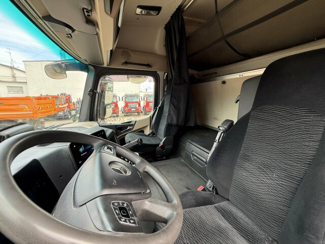 Mercedes-Benz ACTROS 1846 4x4 HAD Eur 6 Kipphydraulik Retarder - Cabeza tractora: foto 4 Mercedes-Benz ACTROS 1846 4x4 HAD Eur 6 Kipphydraulik Retarder - Cabeza tractora: foto 4