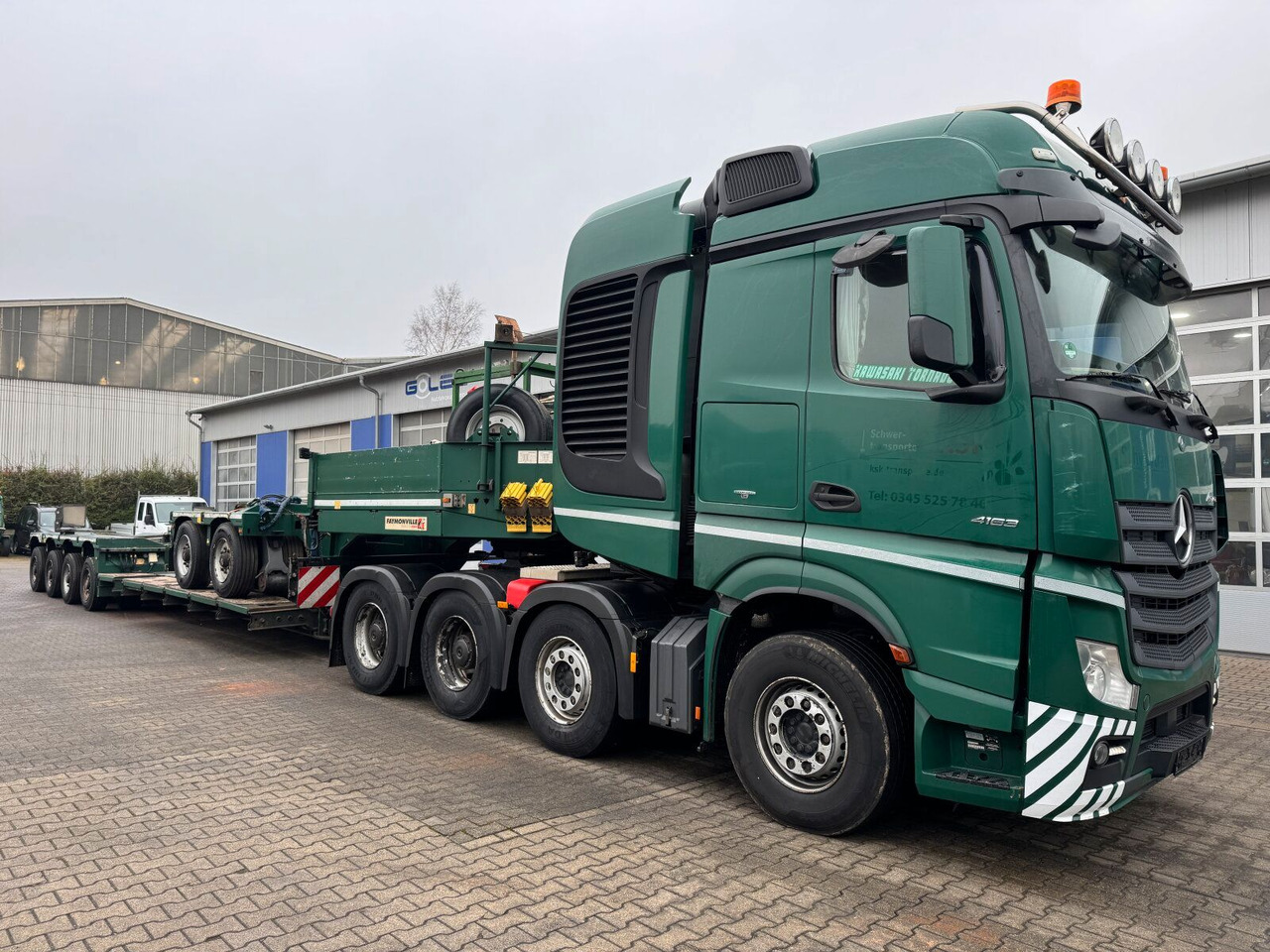 Mercedes-Benz ACTROS 4163 8x4 Schwerlast +Tieflader 4+2 *83 T - Cabeza tractora: foto 1 Mercedes-Benz ACTROS 4163 8x4 Schwerlast +Tieflader 4+2 *83 T - Cabeza tractora: foto 1