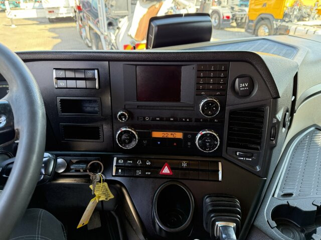 Mercedes-Benz Actros 1845 LS SZM 4x2 Kipphydraulik Retarder - Cabeza tractora: foto 3 Mercedes-Benz Actros 1845 LS SZM 4x2 Kipphydraulik Retarder - Cabeza tractora: foto 3