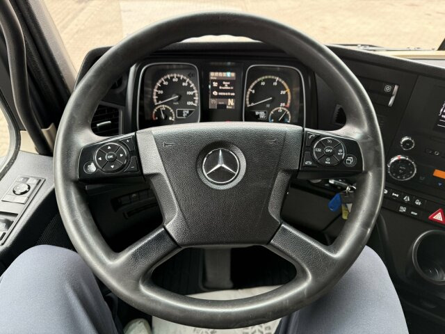 Mercedes-Benz Actros 1845 SZM 4x2 Retarder Kipphydraulik - Cabeza tractora: foto 2 Mercedes-Benz Actros 1845 SZM 4x2 Retarder Kipphydraulik - Cabeza tractora: foto 2