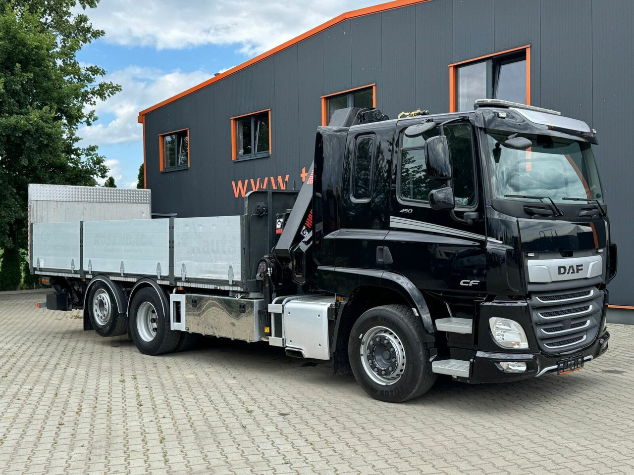 DAF CF 450 FAN 6x2 Pritsche mit Kran HIAB 188 E-6 - Camión grúa: foto 1 DAF CF 450 FAN 6x2 Pritsche mit Kran HIAB 188 E-6 - Camión grúa: foto 1