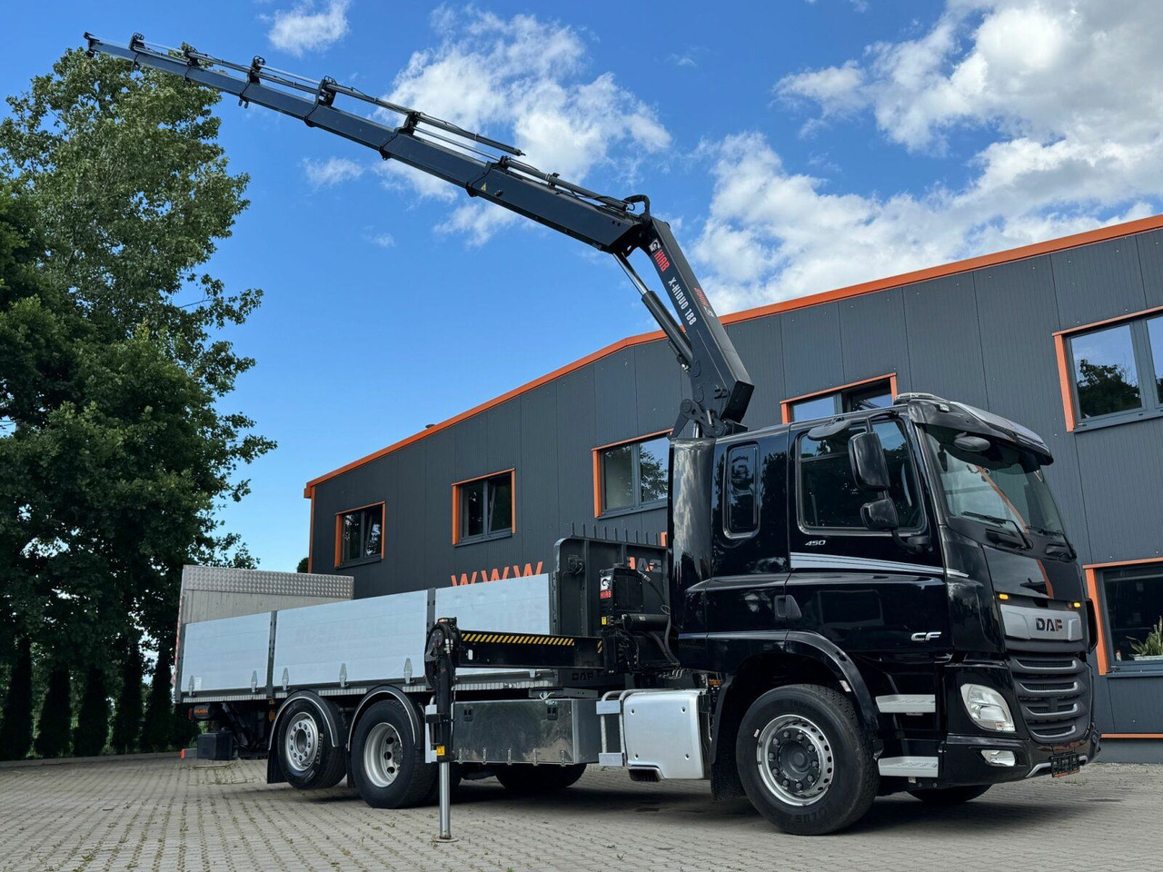 DAF CF 450 FAN 6x2 Pritsche mit Kran HIAB 188 E-6 - Camión caja abierta, Camión grúa: foto 2 DAF CF 450 FAN 6x2 Pritsche mit Kran HIAB 188 E-6 - Camión caja abierta, Camión grúa: foto 2