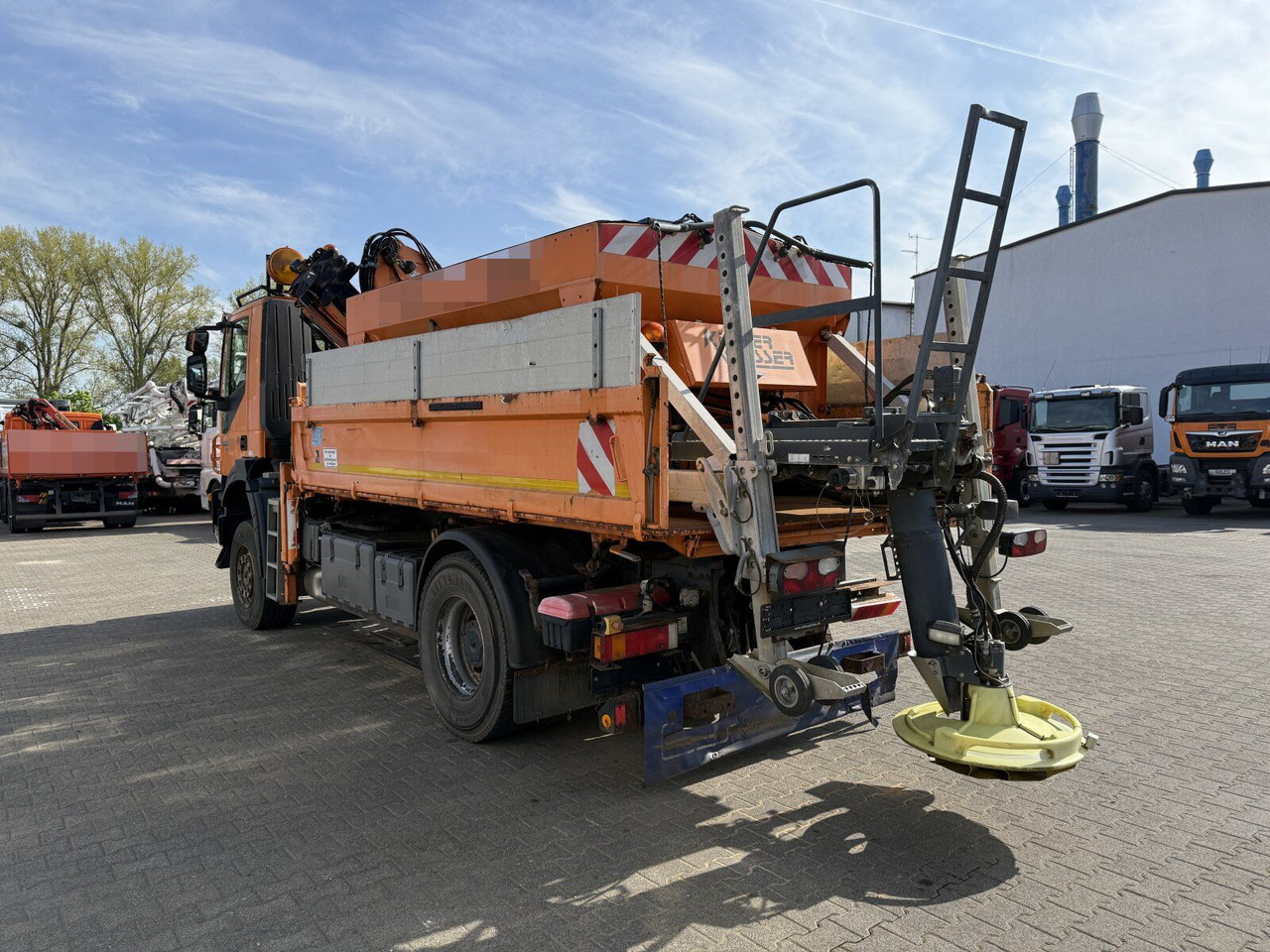 Iveco TRAKKER Kipper Kran TEREX 85.2 Salzstreuer - Camión volquete, Camión grúa: foto 5 Iveco TRAKKER Kipper Kran TEREX 85.2 Salzstreuer - Camión volquete, Camión grúa: foto 5