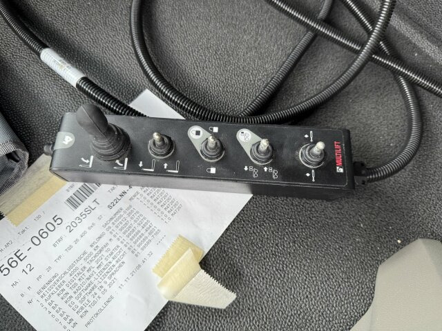 MAN TGS 26.400 6x6 Abrollkipper HIAB Optima 20S - Camión multibasculante: foto 4 MAN TGS 26.400 6x6 Abrollkipper HIAB Optima 20S - Camión multibasculante: foto 4