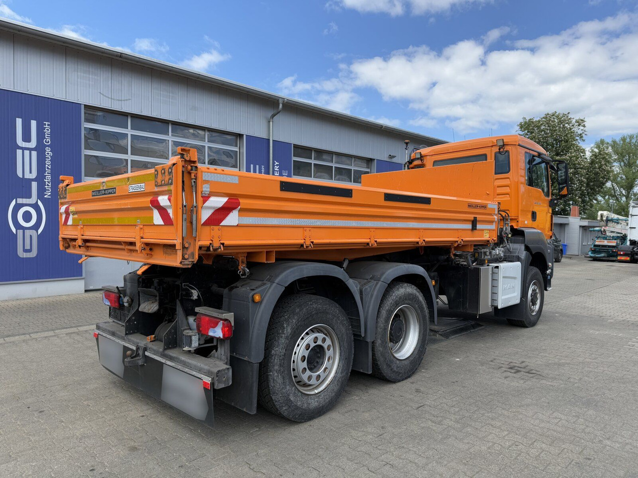 MAN TGS 28.420 6x4-4 Meiller Kipper Winterdienst - Camión volquete: foto 3 MAN TGS 28.420 6x4-4 Meiller Kipper Winterdienst - Camión volquete: foto 3