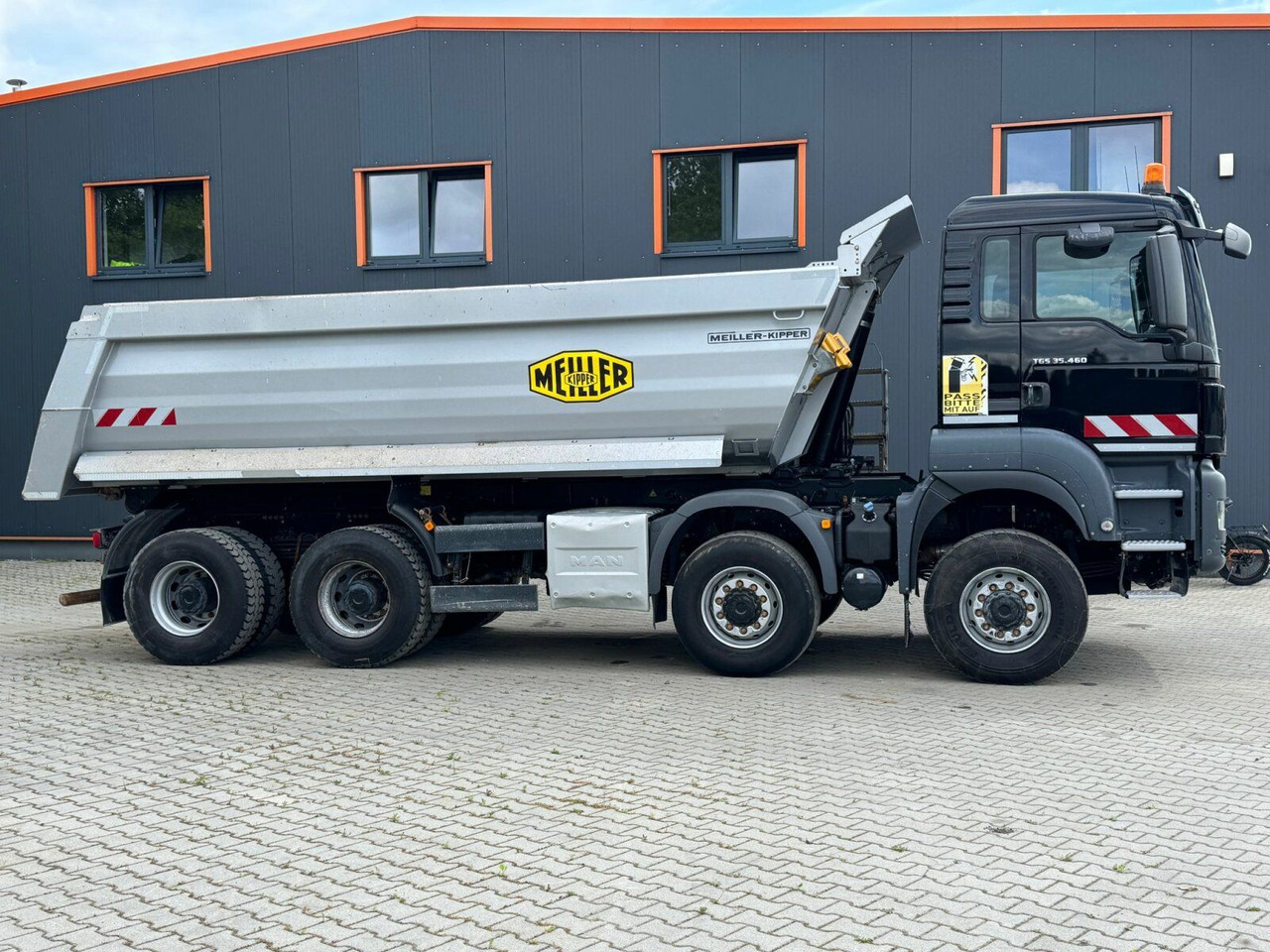 MAN TGS 35.460 8x6 BB Muldenkipper Meiller MAN TGS 35.460 8x6 BB Muldenkipper Meiller - Camión volquete: foto 4 MAN TGS 35.460 8x6 BB Muldenkipper Meiller MAN TGS 35.460 8x6 BB Muldenkipper Meiller - Camión volquete: foto 4