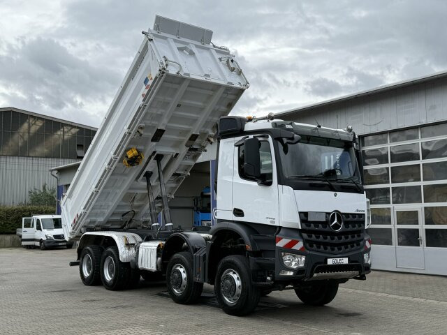 Leasing de Mercedes-Benz 4145 8x8 Meiler Dreiseitenkipper Bordmatik Mercedes-Benz 4145 8x8 Meiler Dreiseitenkipper Bordmatik: foto 10 Leasing de Mercedes-Benz 4145 8x8 Meiler Dreiseitenkipper Bordmatik Mercedes-Benz 4145 8x8 Meiler Dreiseitenkipper Bordmatik: foto 10