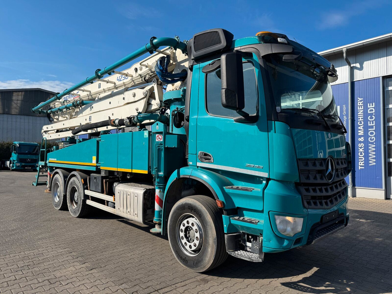 Mercedes-Benz AROCS 2836 6x4 Euro 6 Betonpumpe SERMAC 4Z38 - Camión bomba de hormigón: foto 1 Mercedes-Benz AROCS 2836 6x4 Euro 6 Betonpumpe SERMAC 4Z38 - Camión bomba de hormigón: foto 1