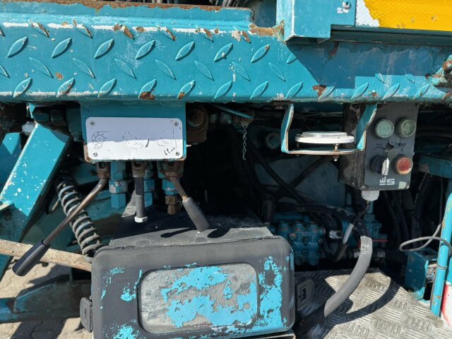 Mercedes-Benz AROCS 2844 6x4 Euro 6 Betonpumpe SERMAC 5Z33 - Camión bomba de hormigón: foto 4 Mercedes-Benz AROCS 2844 6x4 Euro 6 Betonpumpe SERMAC 5Z33 - Camión bomba de hormigón: foto 4