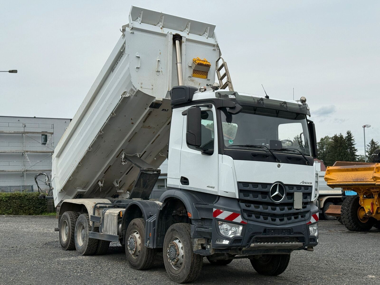 Mercedes-Benz AROCS 4145 8x8 Meiller Muldenkipper - Camión portacontenedor de cadenas: foto 2 Mercedes-Benz AROCS 4145 8x8 Meiller Muldenkipper - Camión portacontenedor de cadenas: foto 2