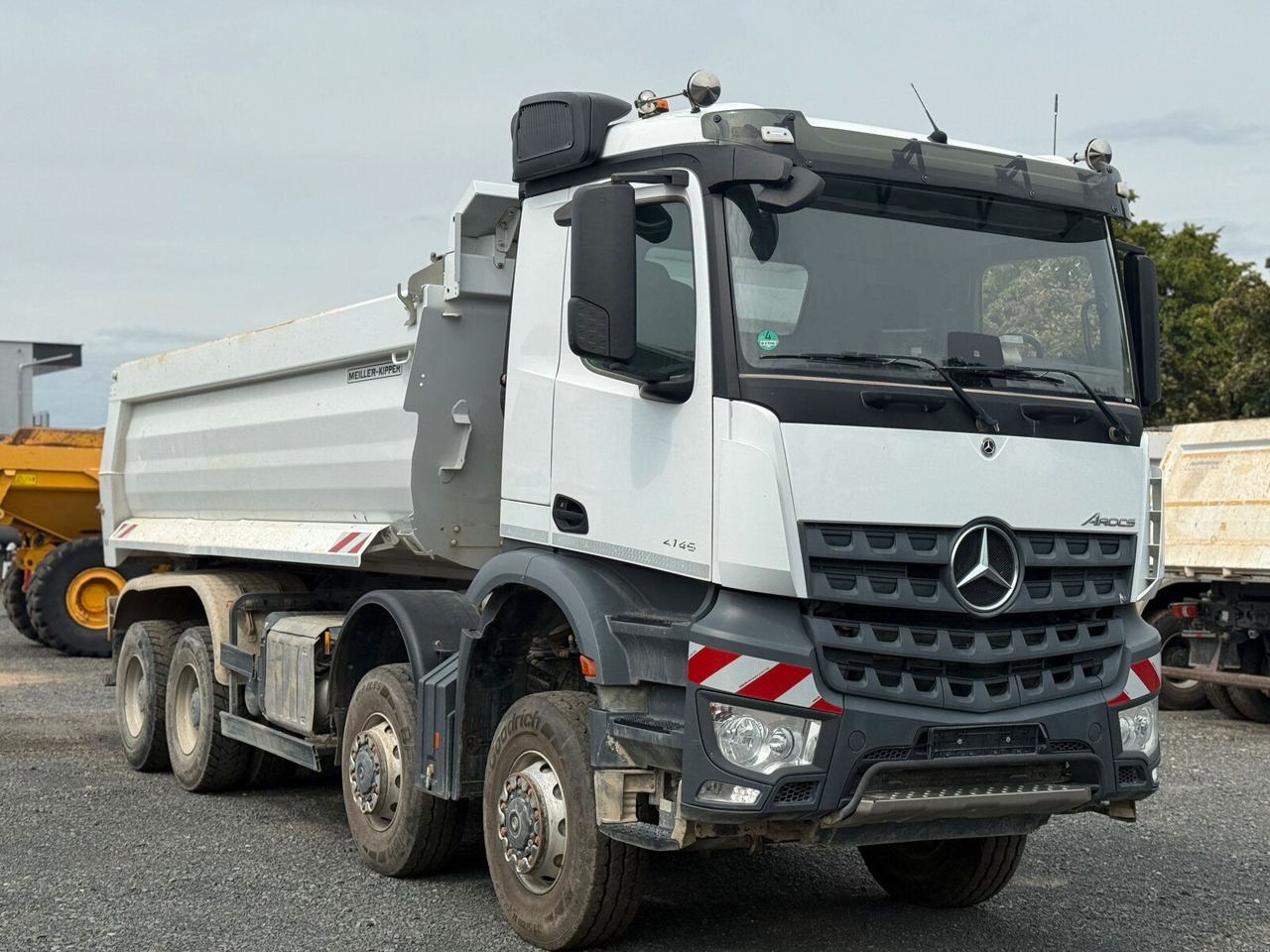 Mercedes-Benz AROCS 4145 8x8 Meiller Muldenkipper - Camión portacontenedor de cadenas: foto 1 Mercedes-Benz AROCS 4145 8x8 Meiller Muldenkipper - Camión portacontenedor de cadenas: foto 1