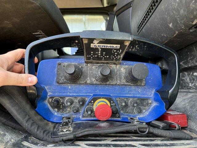 Mercedes-Benz AROCS 5051 10x6 Euro 6 Betonpumpe SERMAC 6RZ56 - Camión bomba de hormigón: foto 5 Mercedes-Benz AROCS 5051 10x6 Euro 6 Betonpumpe SERMAC 6RZ56 - Camión bomba de hormigón: foto 5