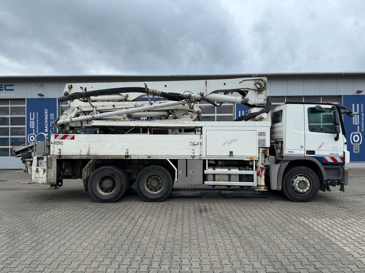 Mercedes-Benz Actros 2636 6x4 Betonpumpe Putzmeister 24-4 16H - Camión bomba de hormigón: foto 2 Mercedes-Benz Actros 2636 6x4 Betonpumpe Putzmeister 24-4 16H - Camión bomba de hormigón: foto 2