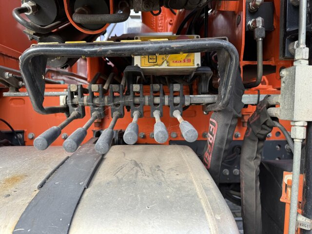 Renault Premium Lander Pritsche mit Kran FASSI - Camión grúa, Camión caja abierta: foto 4 Renault Premium Lander Pritsche mit Kran FASSI - Camión grúa, Camión caja abierta: foto 4