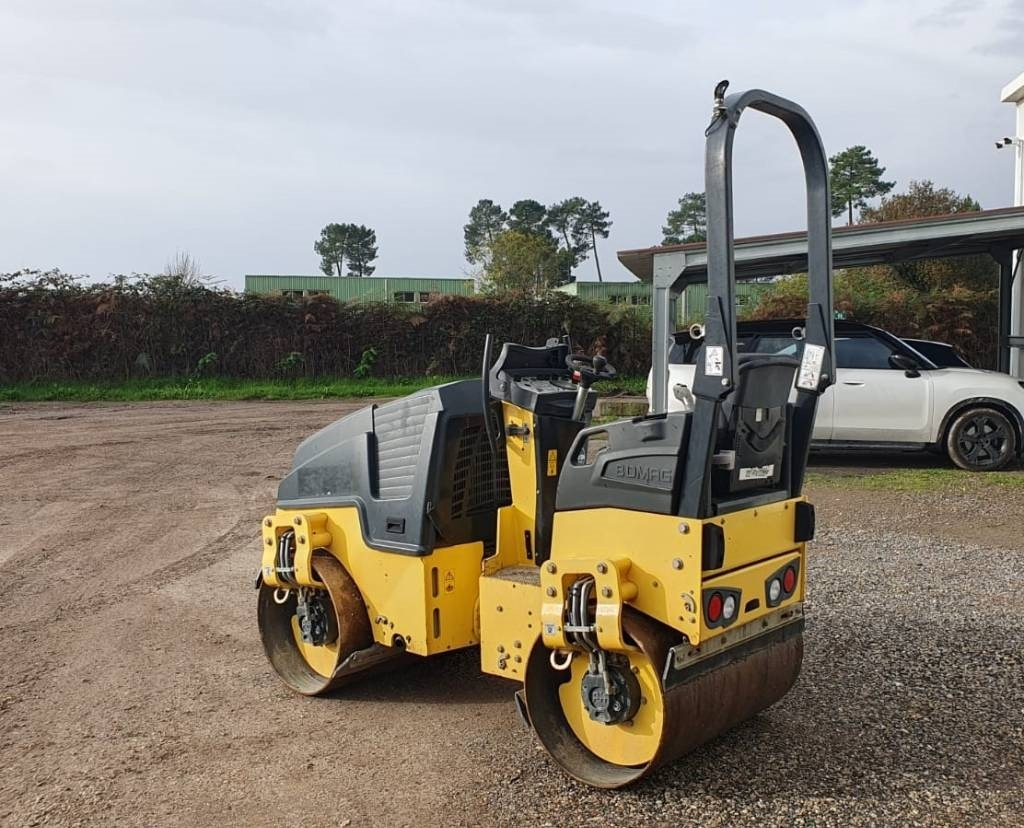 Bomag BW 100 AD M-5 - Apisonadora de asfalto: foto 3 Bomag BW 100 AD M-5 - Apisonadora de asfalto: foto 3