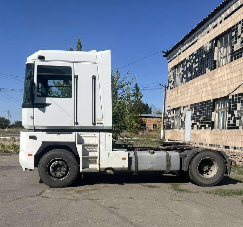 RENAULT Magnum 440 ID1576S - Cabeza tractora: foto 4 RENAULT Magnum 440 ID1576S - Cabeza tractora: foto 4