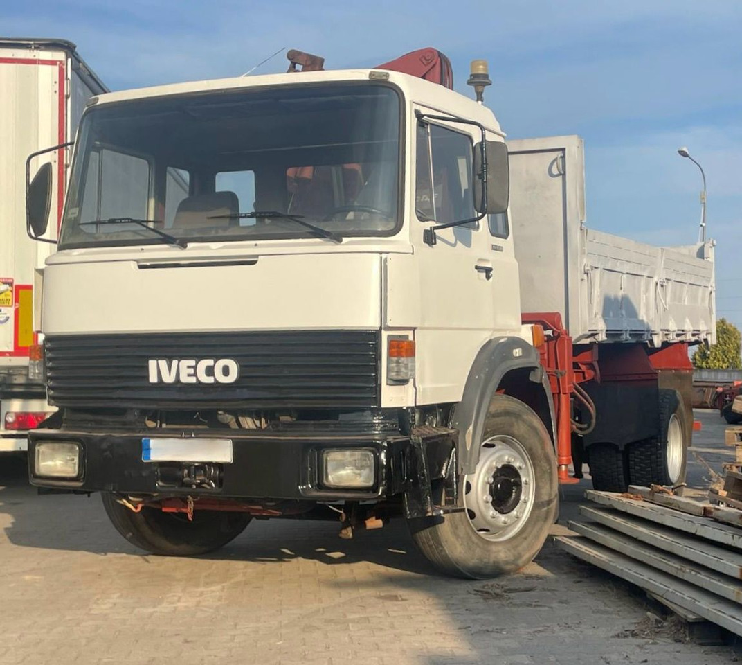 IVECO Unic - Camión volquete, Camión grúa: foto 3 IVECO Unic - Camión volquete, Camión grúa: foto 3