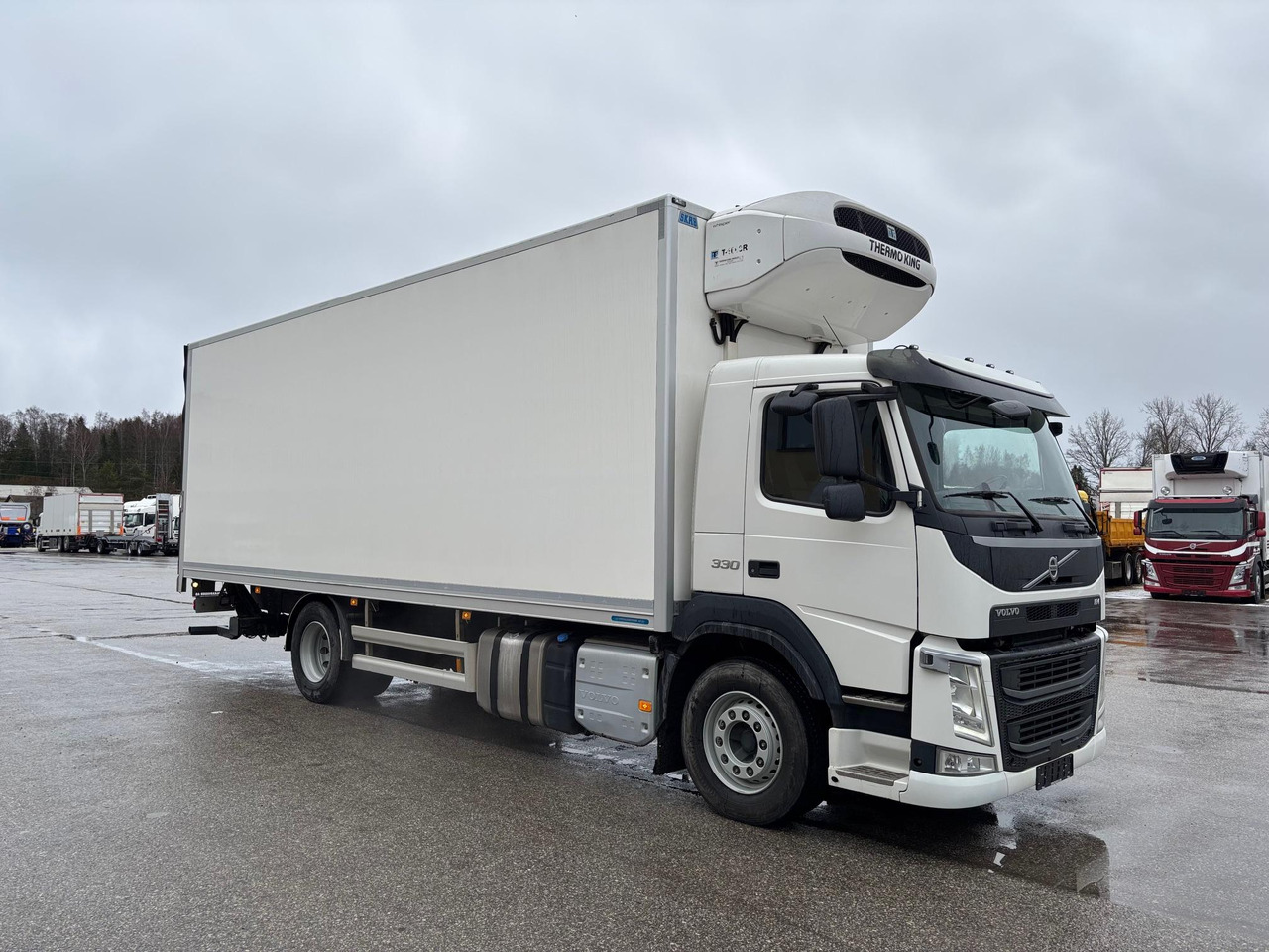 VOLVO FM330 - Camión frigorífico: foto 1 VOLVO FM330 - Camión frigorífico: foto 1