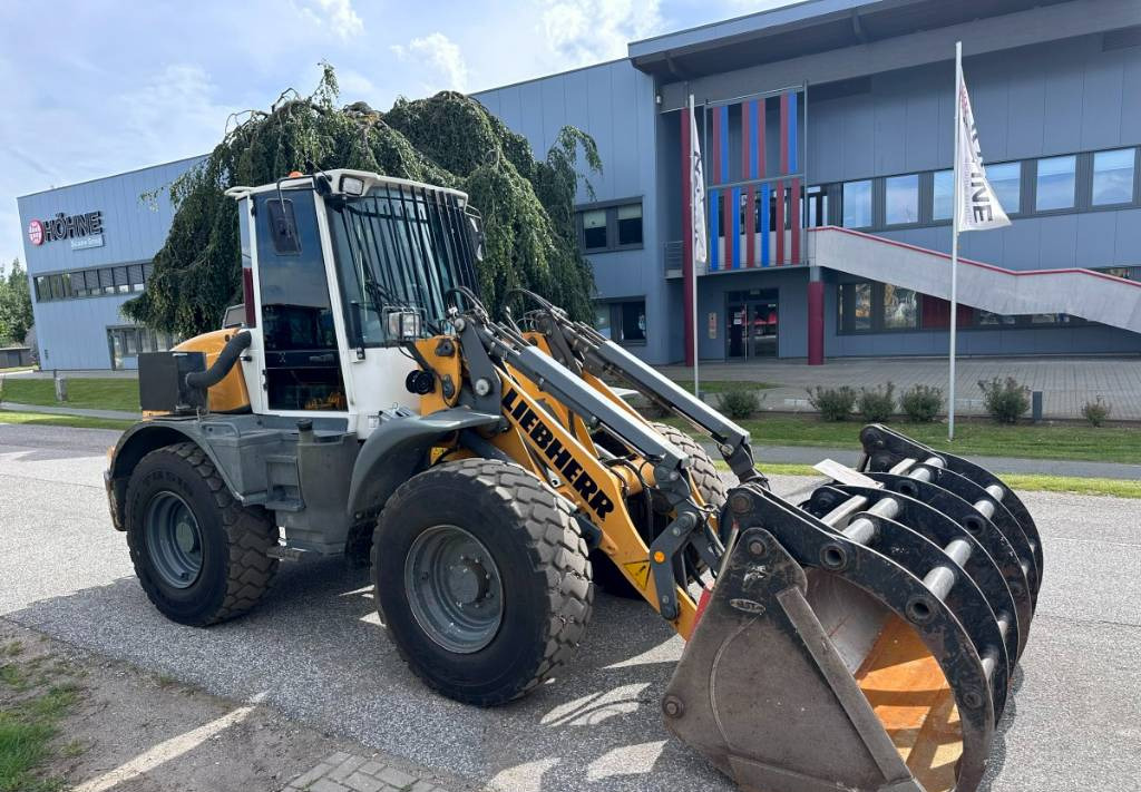 Liebherr L 514 Stereo +30 Kmh Klima 3er Kreis Greifschaufel - Cargadora de ruedas: foto 4 Liebherr L 514 Stereo +30 Kmh Klima 3er Kreis Greifschaufel - Cargadora de ruedas: foto 4